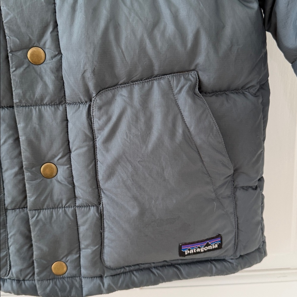 Patagonia Kids Two-Tone Gray Puffer Down Jacket (sz XS/5-6 yrs) - Picture 3 of 10